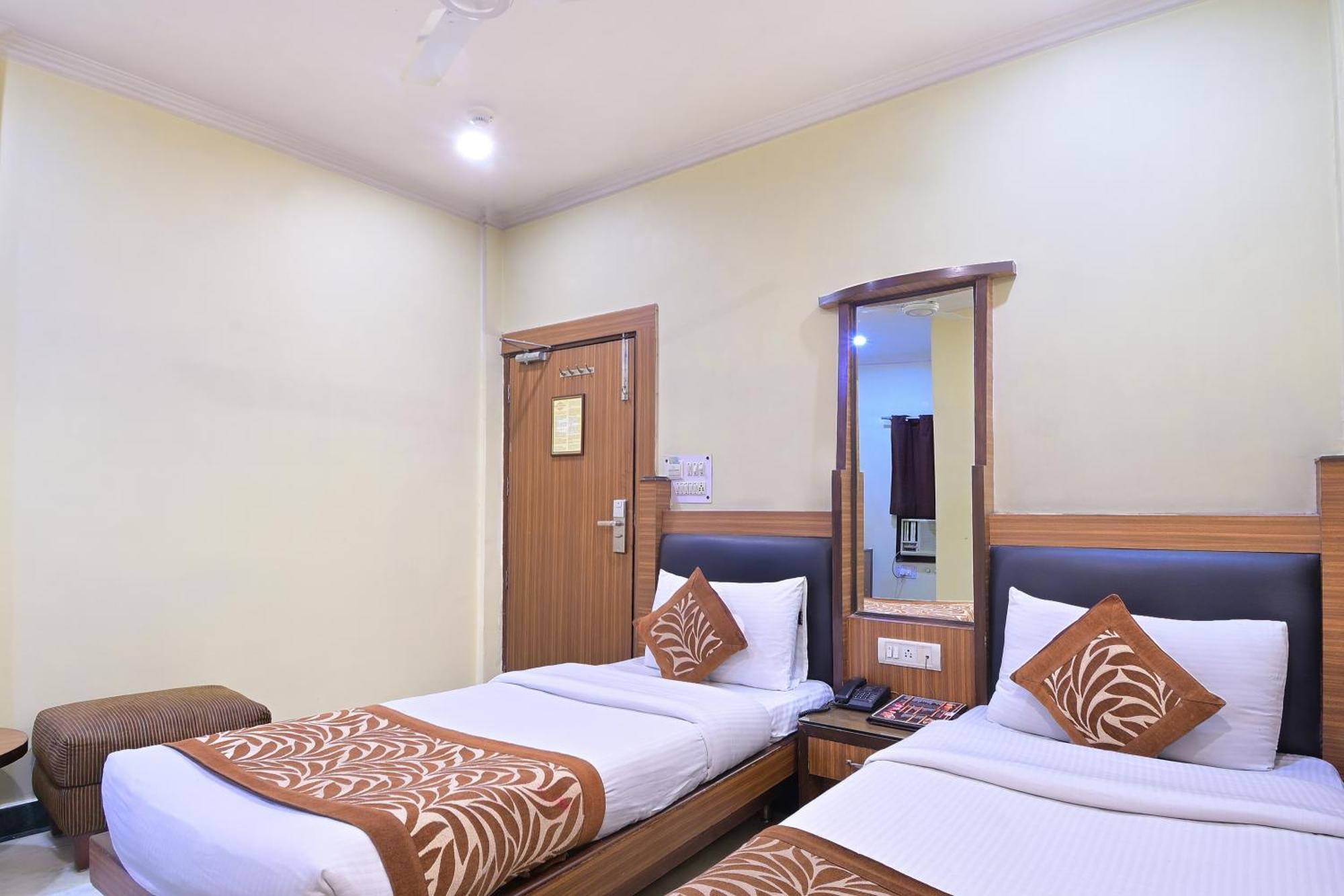 Hotel Hari Piorko Grand - 2 Min From New Delhi Railway Station Buitenkant foto